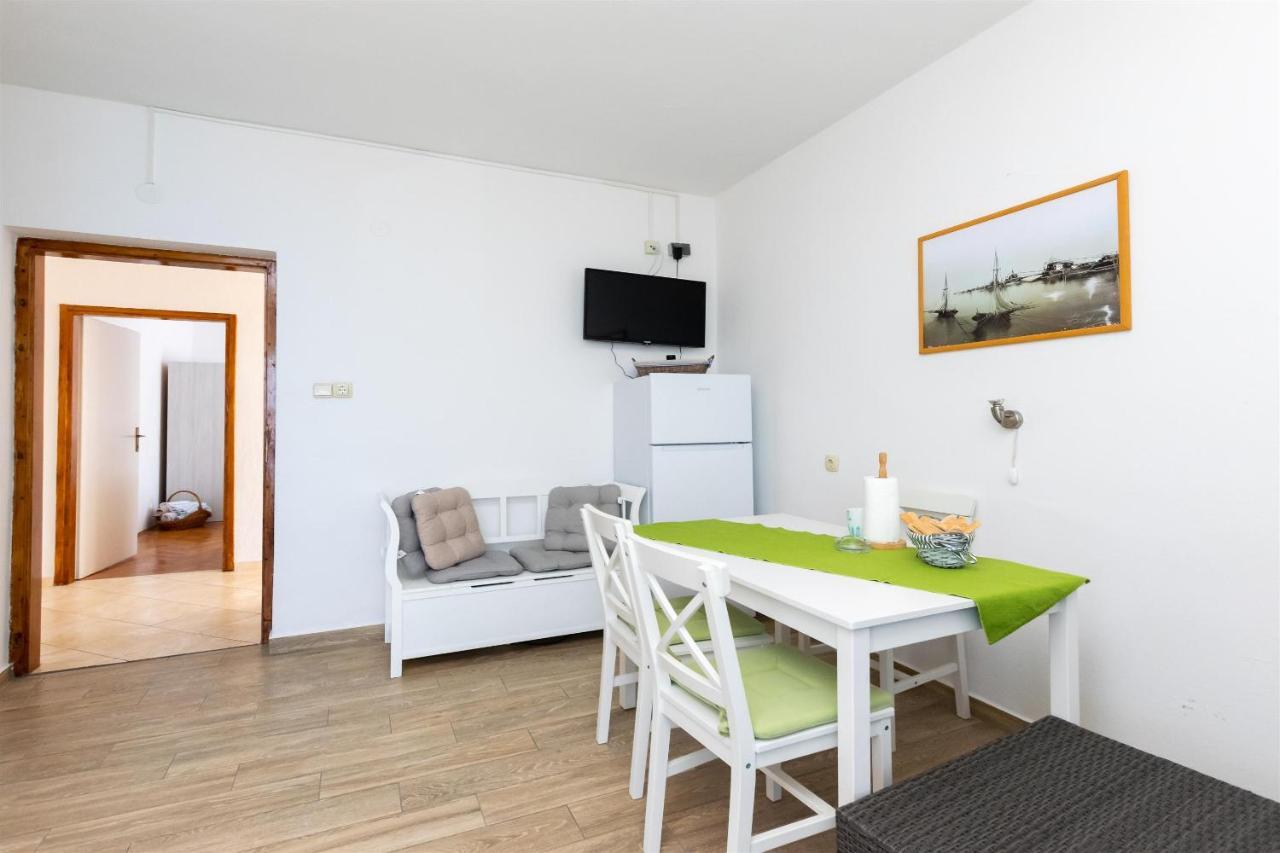 Apartments Biserka Barbat na Rabu Eksteriør billede
